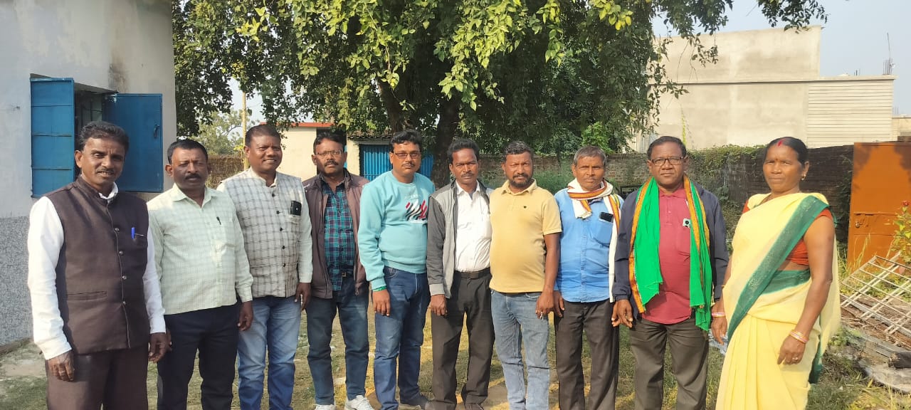 झारखंड की लोकप्रिय सरकार की शपथ ग्रहण समारोह में शामिल होने टुण्डी से हजारों कार्यकर्ता रांची के लिए प्रस्थान 1 IMG 20241127 WA0001