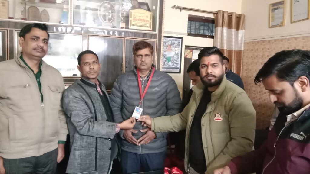 नेशनल मीडिया प्रेस क्लब जिला कार्यकारिणी चुनाव में कोई ऐसा प्रत्यासी चुनाव नहीं लड़ सकेगा जो किसी दूसरे पत्रकार संगठन का पदाधिकारी हो - राष्ट्रीय अध्यक्ष 2 1002999783