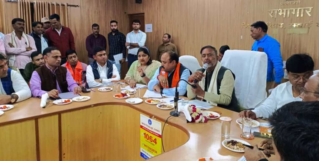 बिजली व्यवस्था को सुदृढ़ करने के लिए सरकार निरंतर प्रयासरत, आम उपभोक्ता को हो निर्बाध विद्युत आपूर्ति - ऊर्जा राज्य मंत्री (स्वतंत्र प्रभार) 2 172810 HomePage e6ed8077 658b 4f33 bc87 2cc698dc9d7c