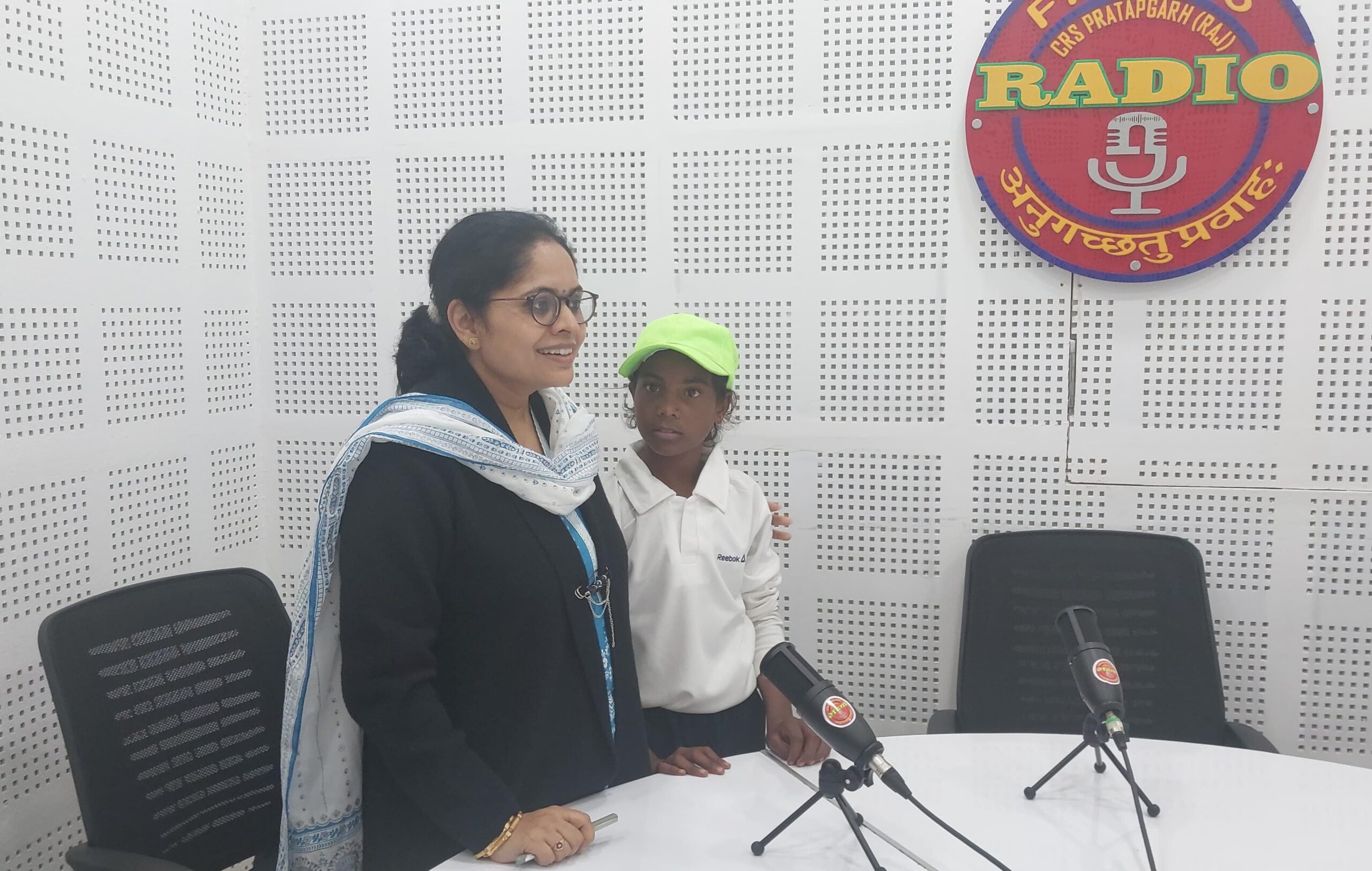 प्रतापगढ़ कलेक्टर ने रेडियो पर करा विलक्षण प्रतिभा सुशीला मीणा से संवाद 1 174246 Image 43da1d28 c2b0 4467 90ca 7ff49e08956f scaled