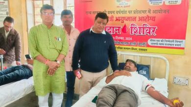 जिले में 7 स्थानों पर आयोजित हुए आयुष्मान रक्तदान शिविर, 484 लोगों ने किया रक्तदान 14 FB IMG 1734272775946