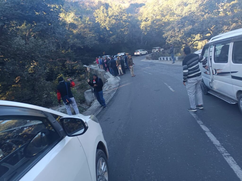 देसूरी नाल में पेचवर्क देख डिप्टी सीएम दीया कुमारी नाराज, बोलीं- इससे अच्छा तो पेंट ही कर दो 2 IMG 20241216 WA0003