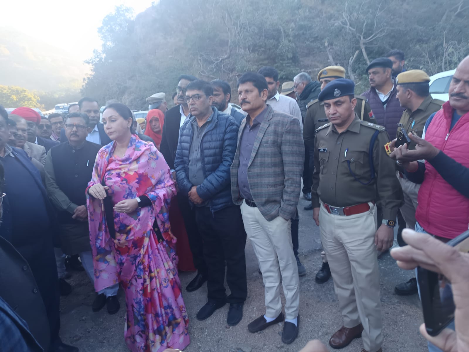 देसूरी नाल में पेचवर्क देख डिप्टी सीएम दीया कुमारी नाराज, बोलीं- इससे अच्छा तो पेंट ही कर दो 1 IMG 20241216 WA0004