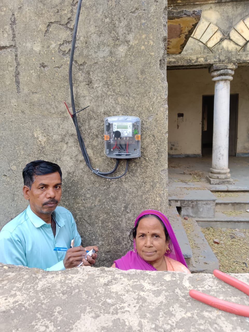 अधिकारियों के आर्थिक सहयोग से होगा 2 आंगनबाड़ी केन्द्रों पर उजाला 1 IMG 20241224 WA01781