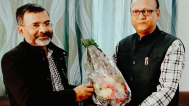 पोस्टल सोसाइटी ऑफ इंडिया के चेयरमैन डॉ अरविन्द वर्मा ने पीएमजी (ईस्ट) मनोज कुमार को किया सम्मानित 16 IMG 20241228 WA0005