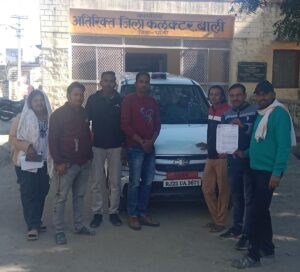 युवा मित्र संघर्ष समिति के सदस्यों ने उपजिला कलेक्टर को मुख्यमंत्री के नाम सोपा ज्ञापन 2 IMG 20241231 WA0000
