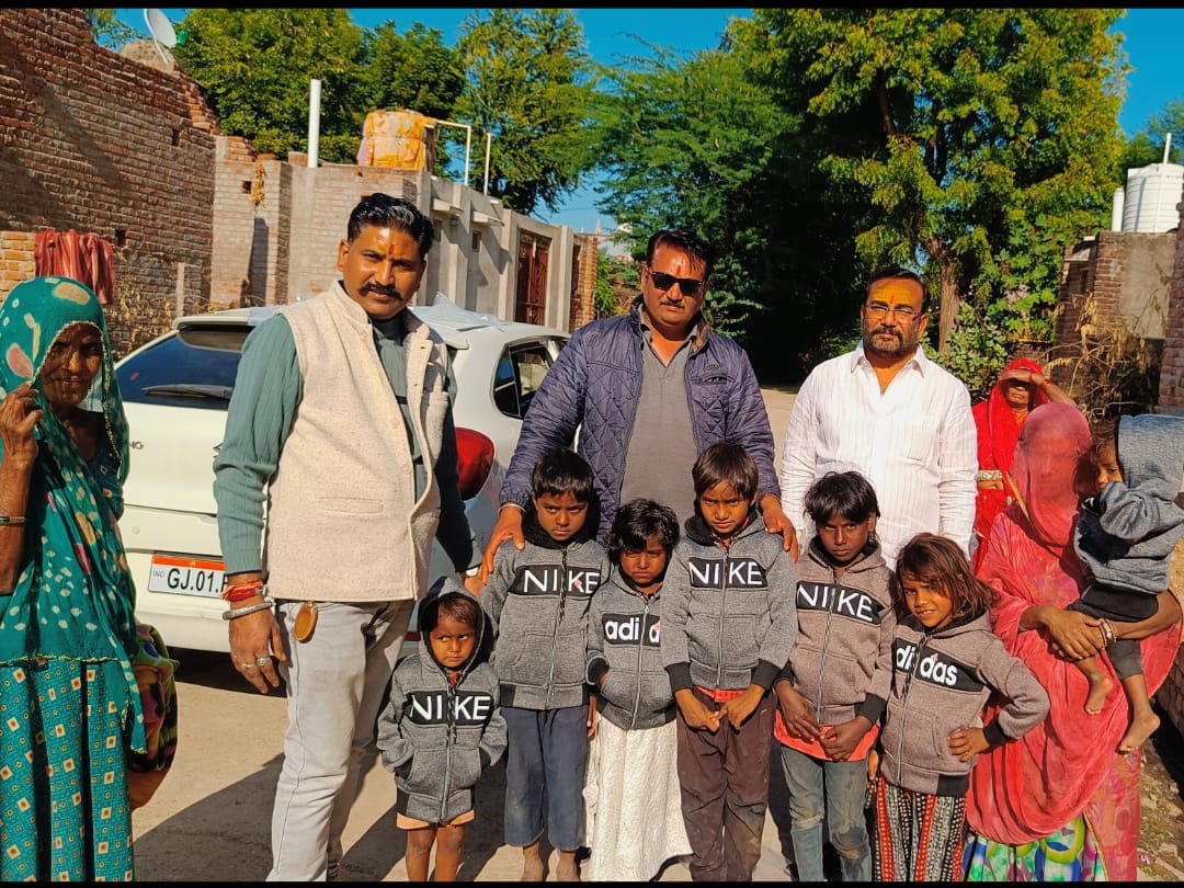 जीवन रक्षक रक्तदाता संगठन ने जन्मदिन को सेवा दिवस के रूप में मनाया 1 IMG 20241231 WA0045