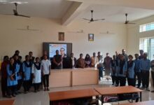 टुंडी के डिग्री कॉलेज के बिरसा मुण्डा सभागार में डाक्टर भीमराव अम्बेडकर की पुण्यतिथि के अवसर पर श्रद्धांजलि अर्पित किया गया 5 WhatsApp Image 2024 12 06 at 6.54.48 PM