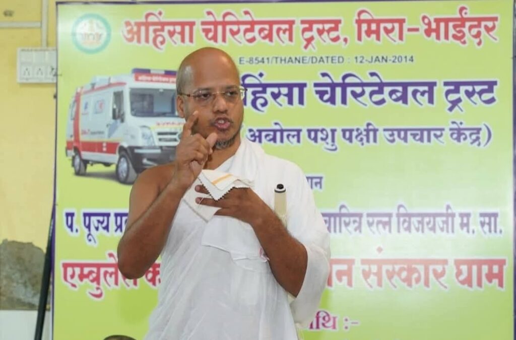 मुंबई बाली भायंदर वर्धमान संस्कार धाम द्वारा पशु के लिए एम्बुलेंस सप्रेम भेट 5 WhatsApp Image 2024 12 23 at 11.11.19 AM