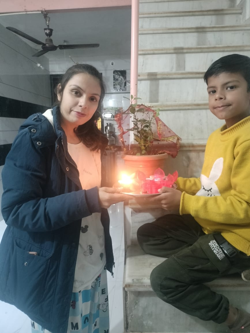 सेवा भारती और वेलिंगटन इंग्लिश एकेडमी सादड़ी ने तुलसी पूजन दिवस मनाया 1 WhatsApp Image 2024 12 25 at 5.43.44 PM
