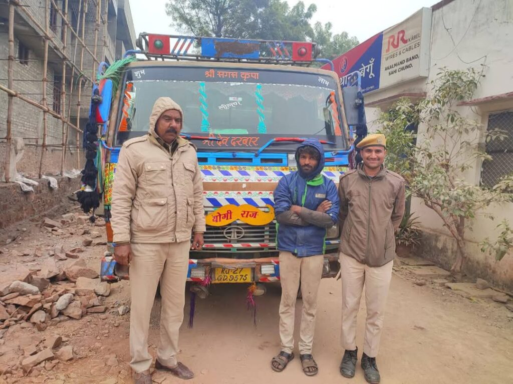 ट्रक से 851 किलो 790 ग्राम अवैध डोडाचूरा जब्त, एक आरोपी गिरफ्तार 2 WhatsApp Image 2024 12 27 at 10.28.12 AM