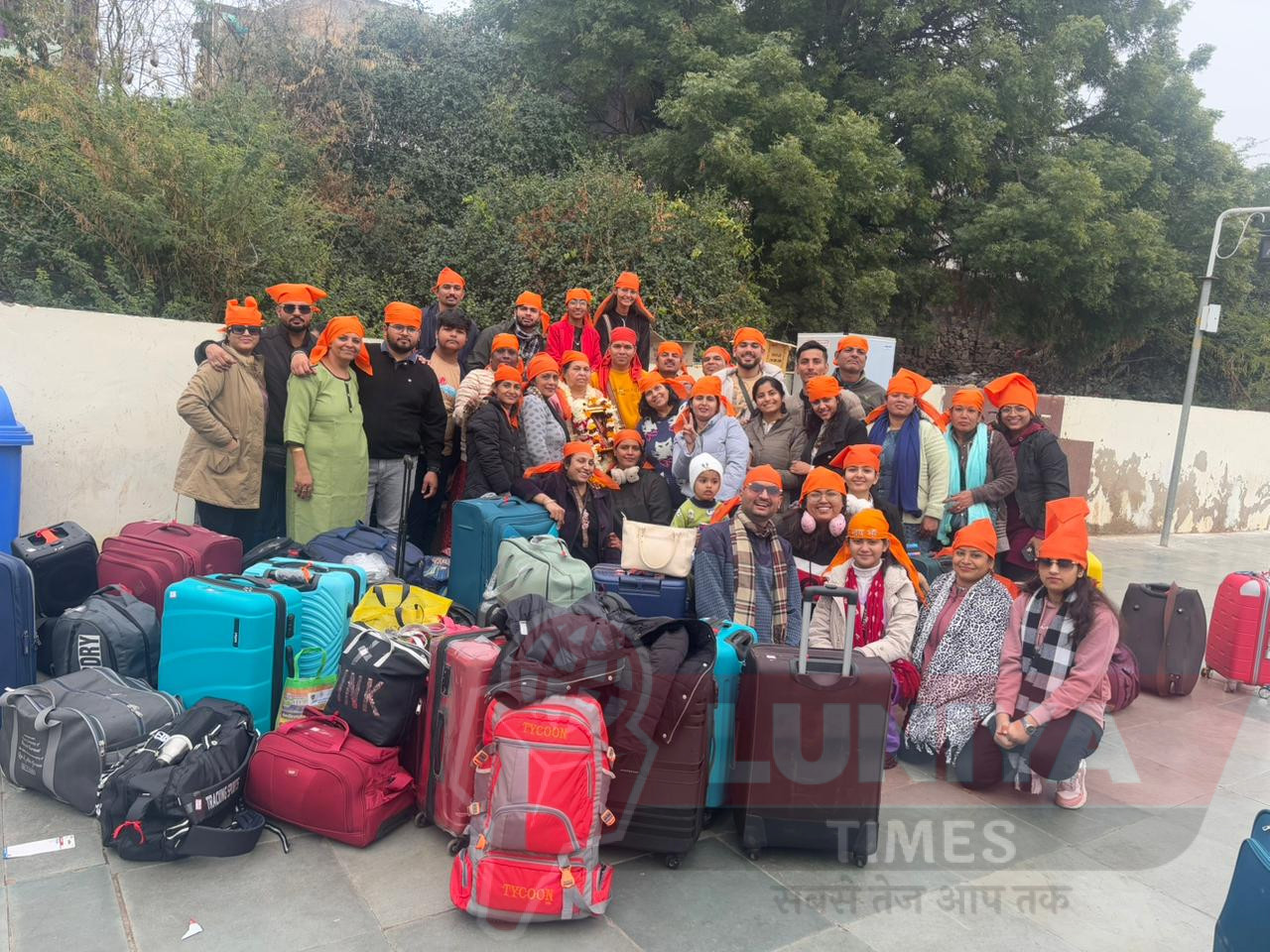 70 सदस्यों का जत्था ट्रेन से वैष्णो देवी के लिए हुआ रवाना 1 IMG 20250115 WA0017