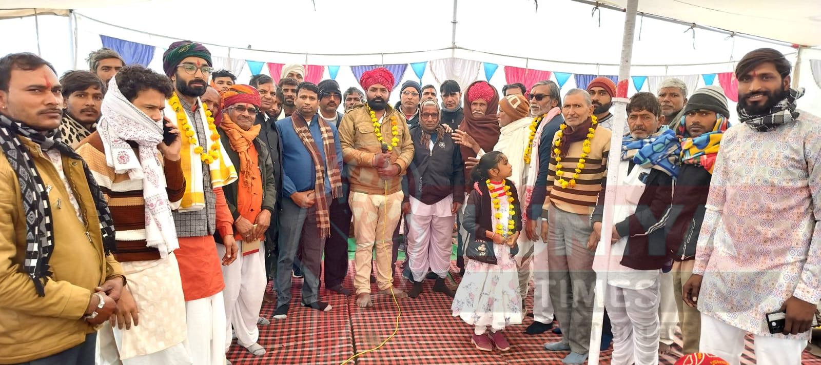 देवरिया पनोतिया में श्याम बाबा मंदिर निर्माण का भूमि पूजन विधि-विधान से संपन्न 1 IMG 20250115 WA0063