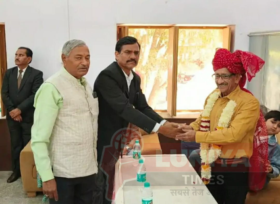 वकील मंडल हॉल के निर्माता का छायाचित्र का लोकार्पणः भामाशाह सम्मान समारोह और नववर्ष स्नेह मिलन भी किया आयोजित 1 WhatsApp Image 2025 01 02 at 10.33.43 PM
