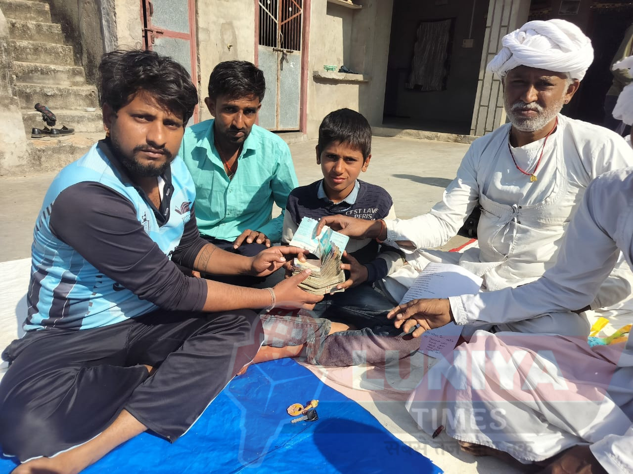मिशन रक्षा फाउंडेशन ने पीड़ित परिवार को 7.31 लाख रुपये की आर्थिक सहायता प्रदान की 1 WhatsApp Image 2025 01 14 at 4.32.52 PM