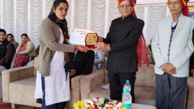 आयुर्वेद नर्स विमला कुमारी वैष्णव को उत्कृष्ट कार्य के लिए सम्मानित 15 WhatsApp Image 2025 01 27 at 2.00.20 PM