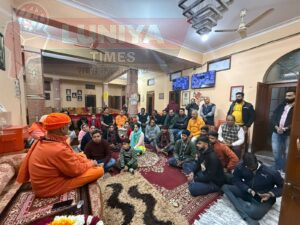 महामंडलेश्वर स्वामी हंसराम उदासीन महाकुंभ में मौनी अमावस्या स्नान के बाद लौटे भीलवाड़ा 4 WhatsApp Image 2025 01 31 at 6.21.46 PM