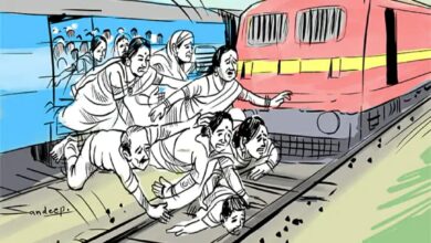 चायवाले की अफवाह से हादसा: पुष्पक एक्सप्रेस के यात्री कर्नाटक एक्सप्रेस से कटे, 13 की मौत 10 social media
