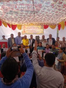 दिव्यांगजन सशक्तीकरण विभाग ने विधायक सुरेन्द्र मैथानी के माध्यम से दिव्यांगजन को वितरित किया निःशुल्क सहायक उपकरण 3 1003274485