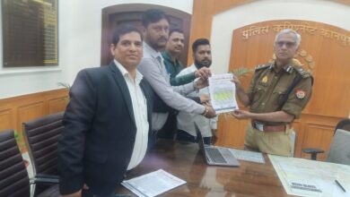नेशनल मीडिया प्रेस क्लब जिला कमेटी द्वारा पुलिस कमिश्नर कार्यालय पहुंचकर पत्रकार पर लगे फर्जी मुकदमे की निष्पक्ष जांच कराने व पीड़ित पत्रकार को न्याय दिलाने के संबंध में दिया ज्ञापन 16 1003376241