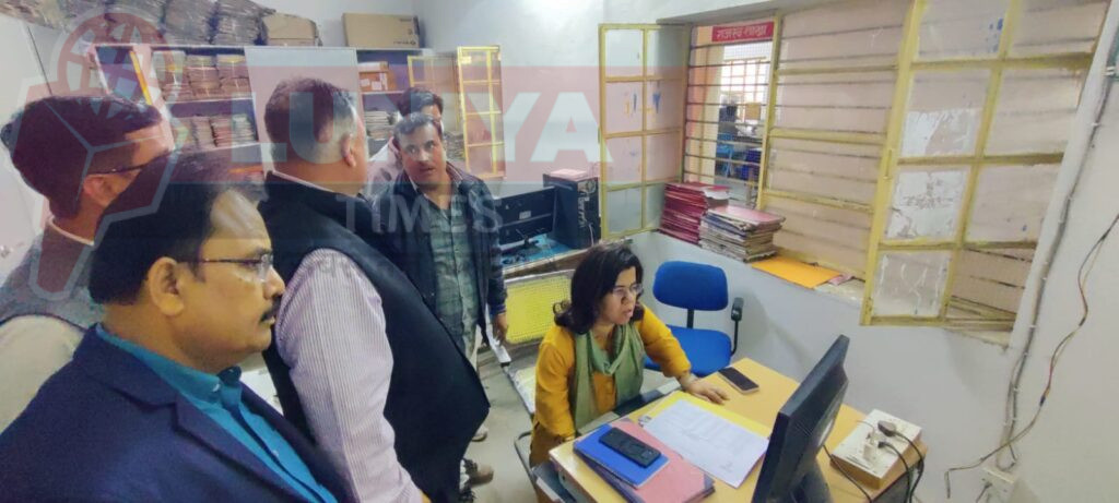 उपभोक्ताओं को सुगमता से मिले बिजली संबंधी सेवाएं चेयरमैन डिस्कॉम्स ने किया एईएन कार्यालयों का निरीक्षण 2 187328 HomePage cf8e1991 ab6b 4b26 9ddf d34b52dc1394