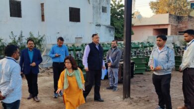 उपभोक्ताओं को सुगमता से मिले बिजली संबंधी सेवाएं चेयरमैन डिस्कॉम्स ने किया एईएन कार्यालयों का निरीक्षण 11 187328 Image 24a5a000 c287 4c70 b2b2 9fbb1fc9fd66
