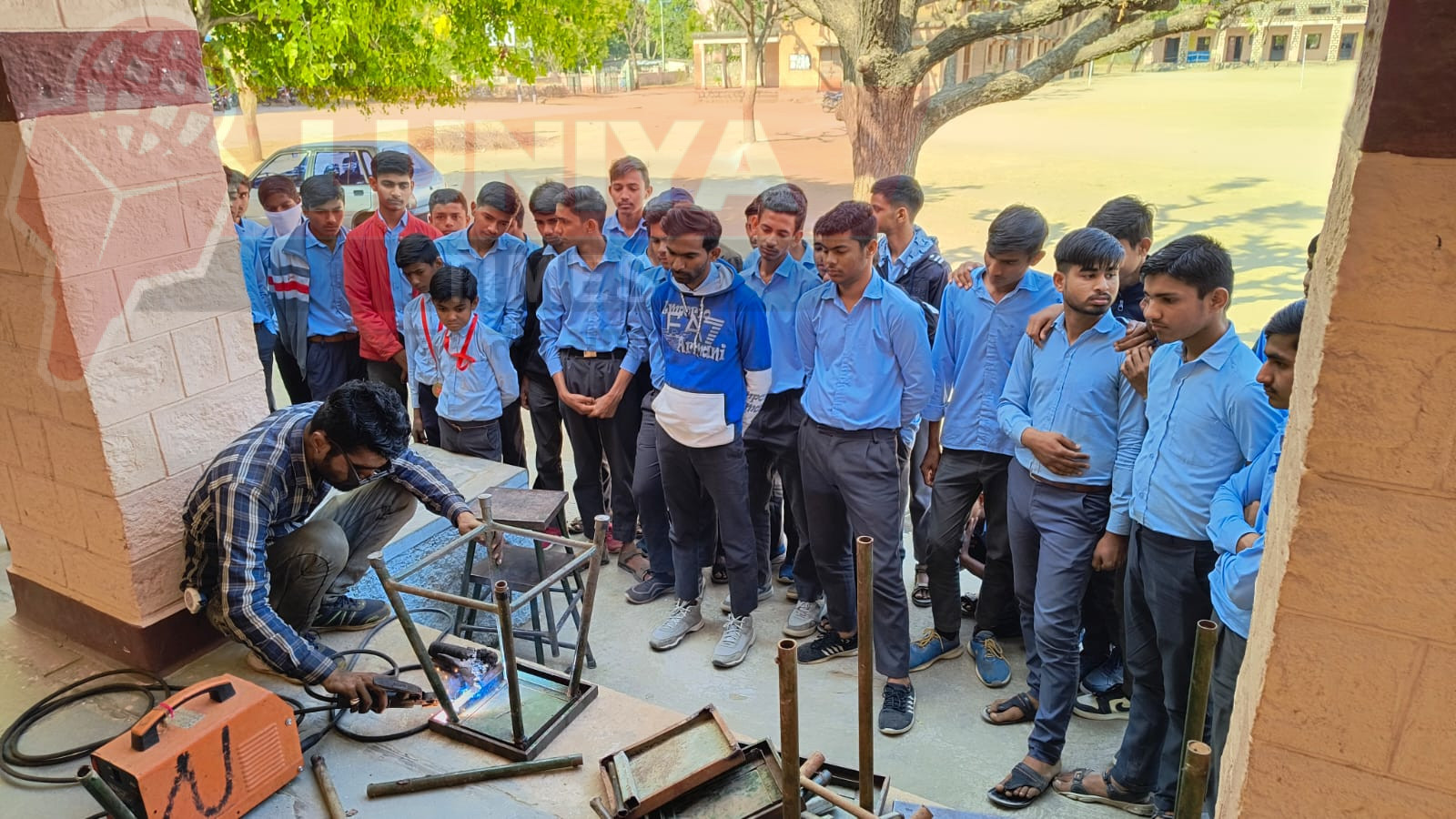 डीएमबी राउमावि सादड़ी में कैरियर मेले का आयोजन, विद्यार्थियों ने दिखाया उत्साह 1 IMG 20250210 WA0062