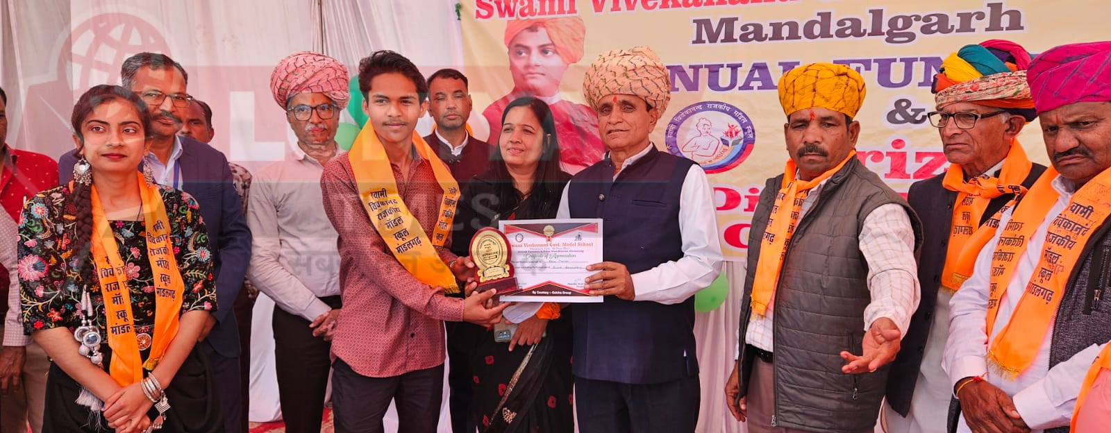 मॉडल स्कूल में 90 प्रतिशत से अधिक अंक लाने पर विधायक ने छात्राओं को हवाई जहाज में यात्रा कराने की घोषणा की 1 IMG 20250211 WA0061