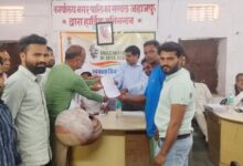 जहाजपुर पालिका का 29.33 करोड़ का बजट पारित, मटके गले मे डाल बैठक मे पहुंचे पार्षद सिराज 6 IMG 20250216 WA0025