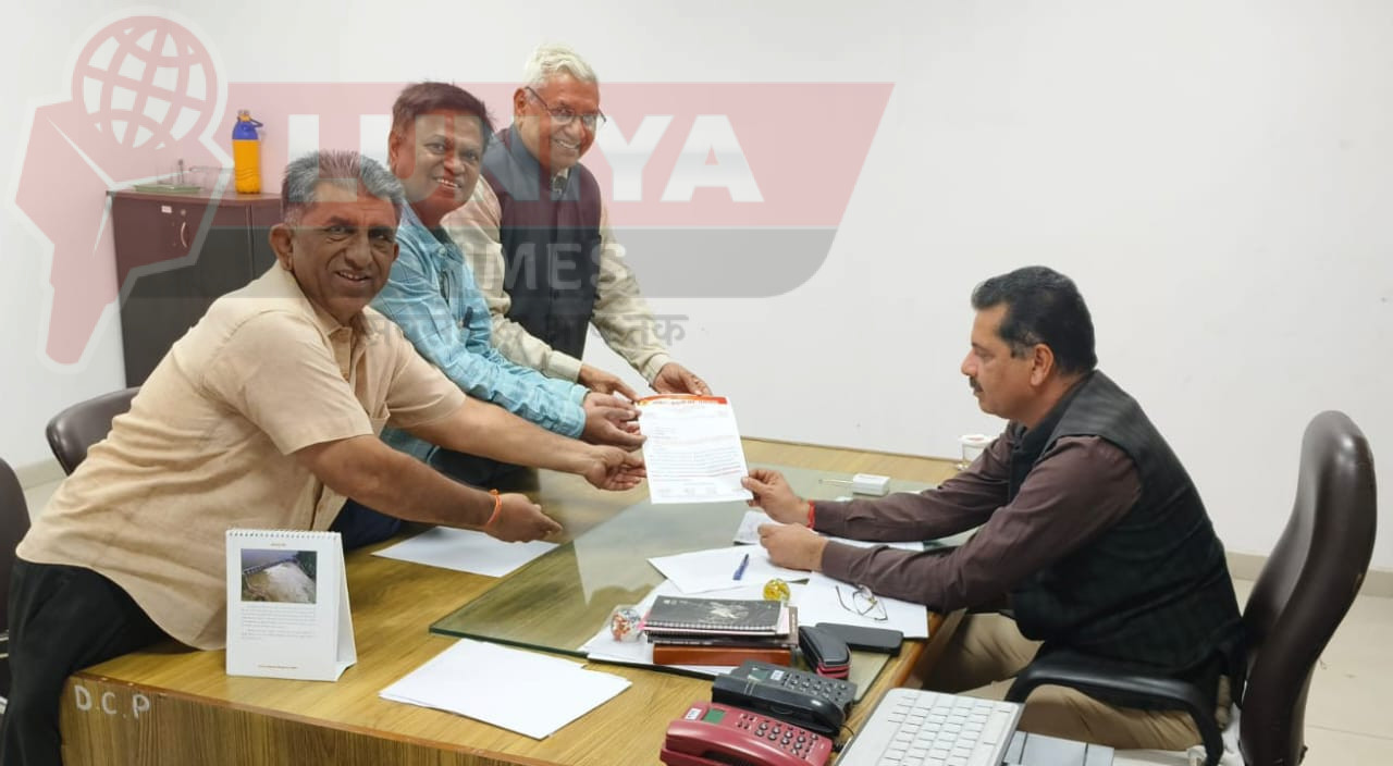 आपातकालीन आन्दोलन कर्ता लोकतंत्र सेनानियो को स्वतंत्रता सैनानी सम्मान सुविधाएं देने की मांग 1 WhatsApp Image 2025 02 15 at 9.00.56 AM
