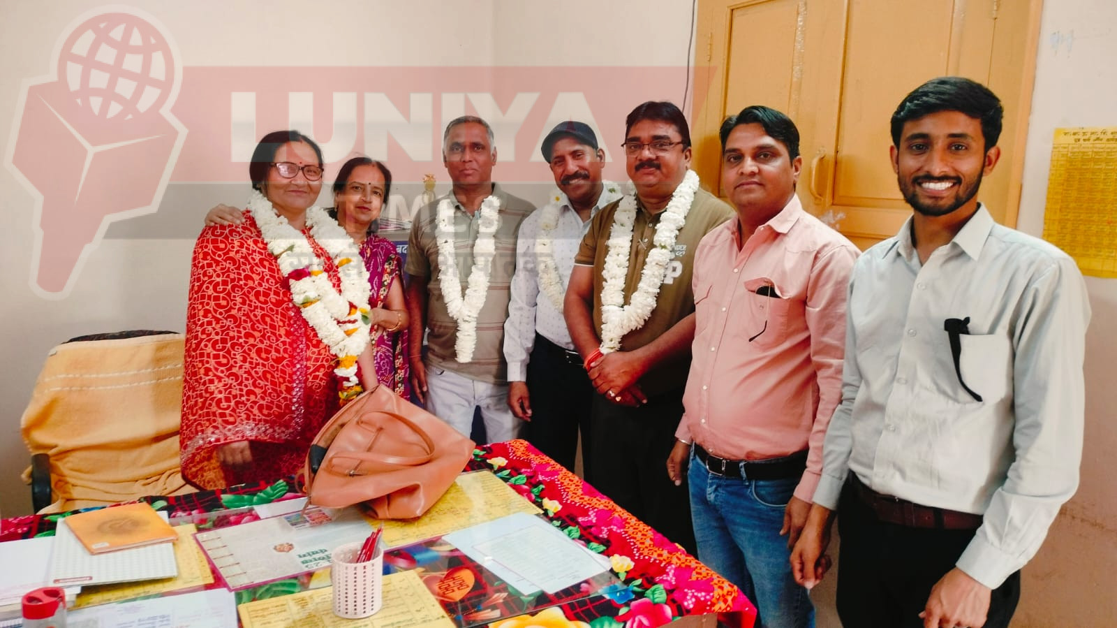 महाकुंभ प्रयागराज की यात्रा से लौटे शिक्षकों का शिक्षक संघ राधाकृष्णन् ने किया अभिनंदन 1 WhatsApp Image 2025 02 25 at 7.23.36 PM