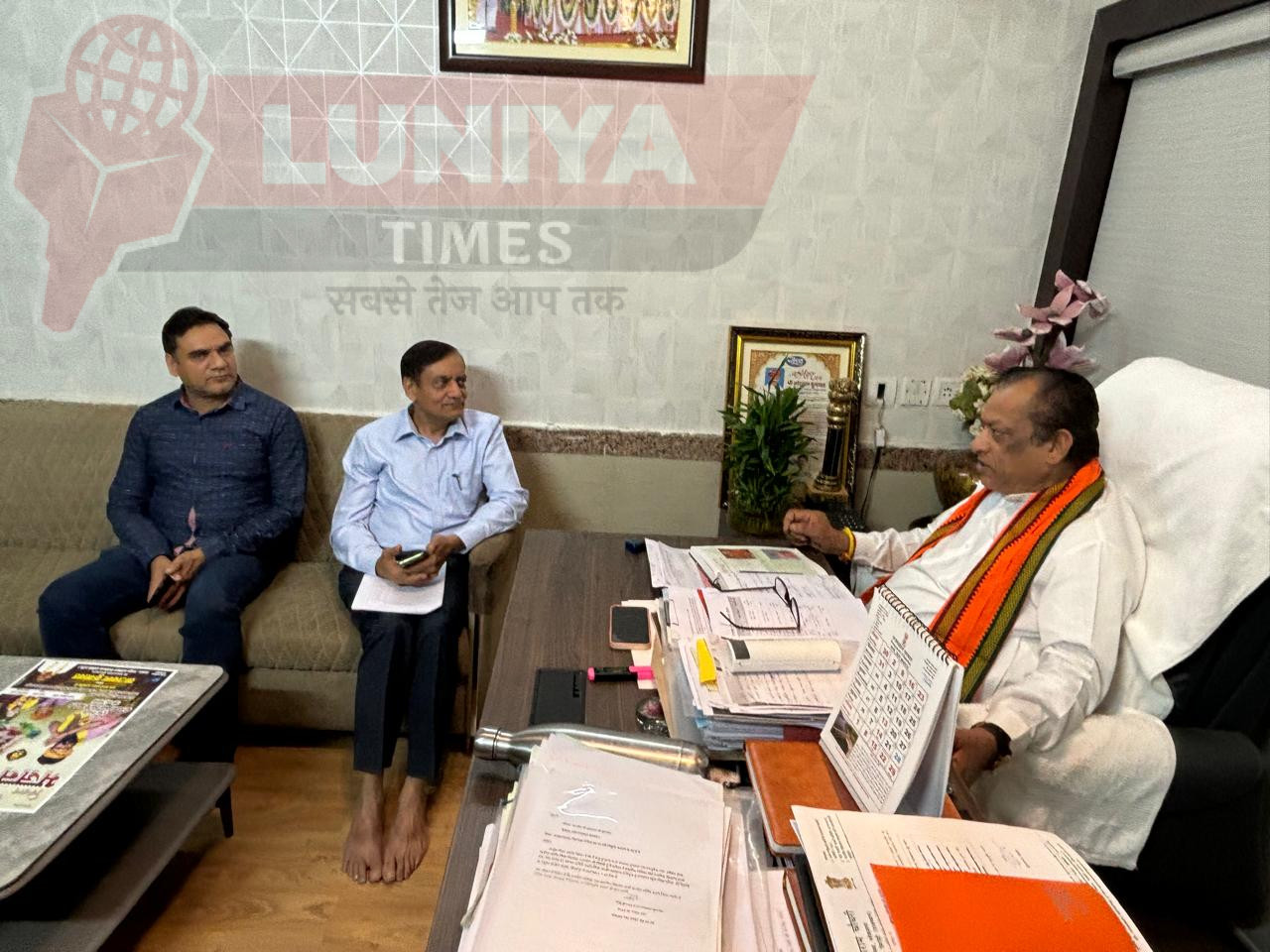 जैसलमेर में कर्रा रोग का फैलाव रोकने के लिए पशुपालन मंत्री जोराराम कुमावत ने ली अधिकारियों की आपात बैठक 1 189939 Image 1a5aca9f 9329 46d1 a457 1de528ca7183