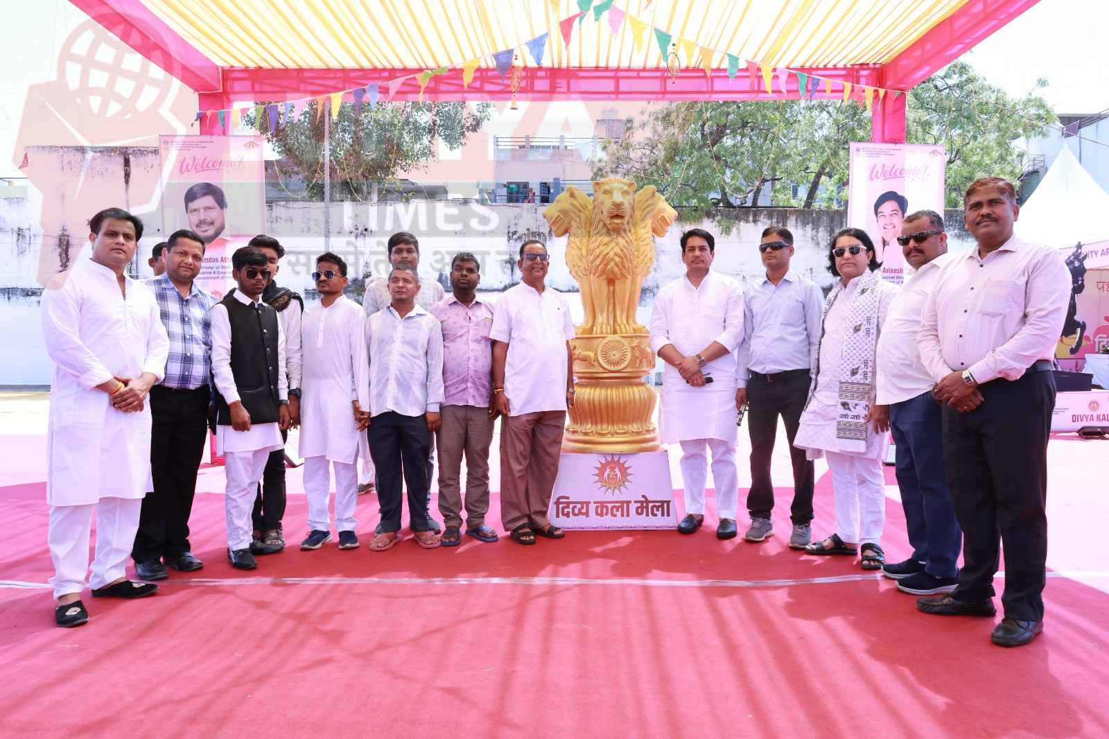 सामाजिक न्याय एवं अधिकारिता मंत्री ने किया दिव्य कला मेले का अवलोकन, दिव्यांगों के साथ खेला क्रिकेट व बोसिया स्टाल्स से की खरीददारी 1 189954 HomePage 038598ac 0eb6 4af4 9c0f 59f651aad9b5