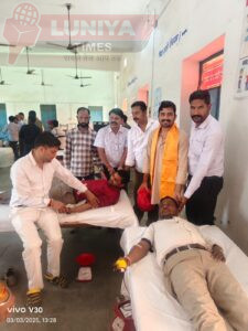 पारोली मे समाजसेवी भरत सिंह राठौड़ ने अपने जन्मदिन पर सेवा कार्य के अन्तर्गत रक्तदान शिविर ओर निशुल्क नेत्र शल्य चिकित्सा शिविर लगाकर मनाया अपना 31वा जन्मदिन 5 IMG 20250303 WA0030