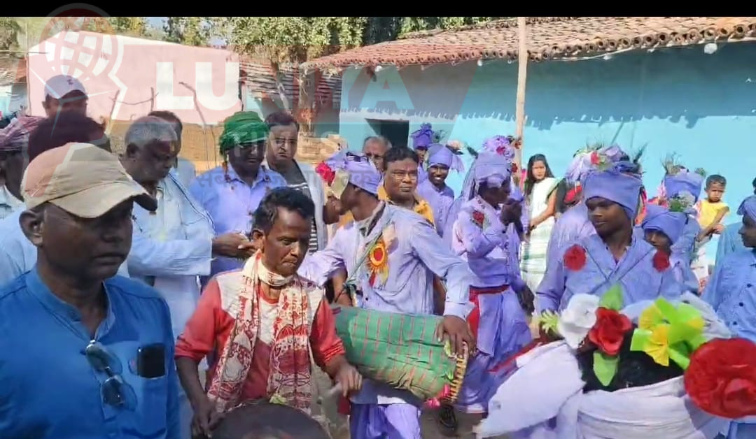 आदिवासियों के सुप्रसिद्ध पर्व करम महोत्सव पर विधायक हुए शामिल 1 IMG 20250313 WA0075