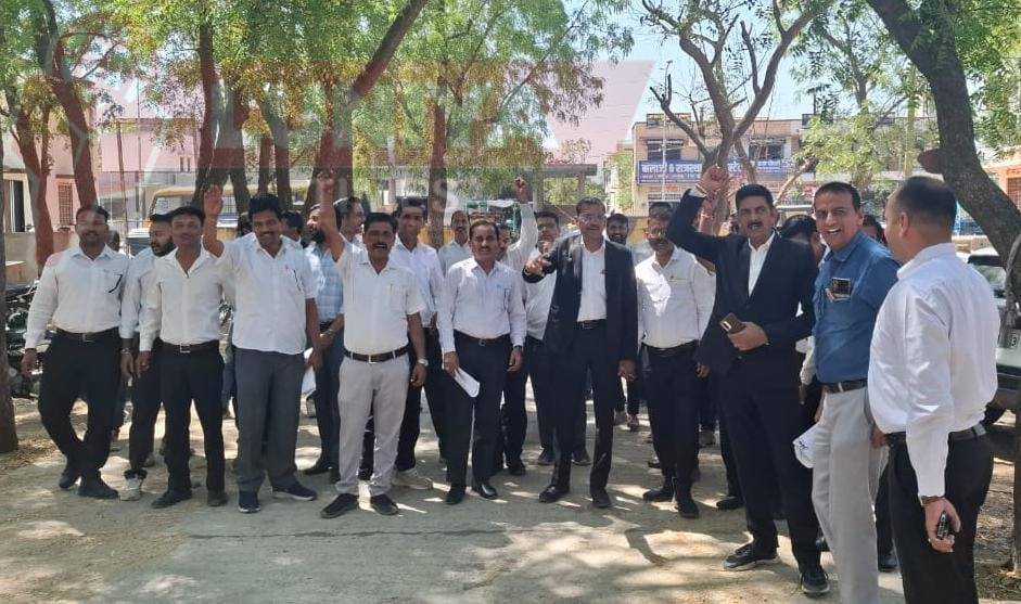 बाली बार एसोशिएशन ने बैठक आयोजित कर राष्ट्रपति के नाम एडीएम को सोपा ज्ञापन 1 IMG 20250324 WA0039