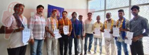भीम आर्मी भारत एकता मिशन की बैठक का हुआ आयोजन, पदाधिकारियो को पदभार सोपा 2 भीम आर्मी भारत एकता मिशन की बैठक में पदाधिकारियो को पदभार सौंपते हुए