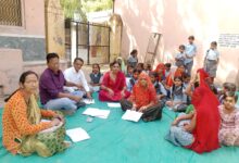 पीएम श्री बालिका विद्यालय सहित सादड़ी के राजकीय विद्यालयों की मेगा पीटीएम में विद्यार्थियों की शैक्षिक प्रगति व अपार आई डी को लेकर की चर्चा 11 WhatsApp Image 2025 03 01 at 4.45.45 PM
