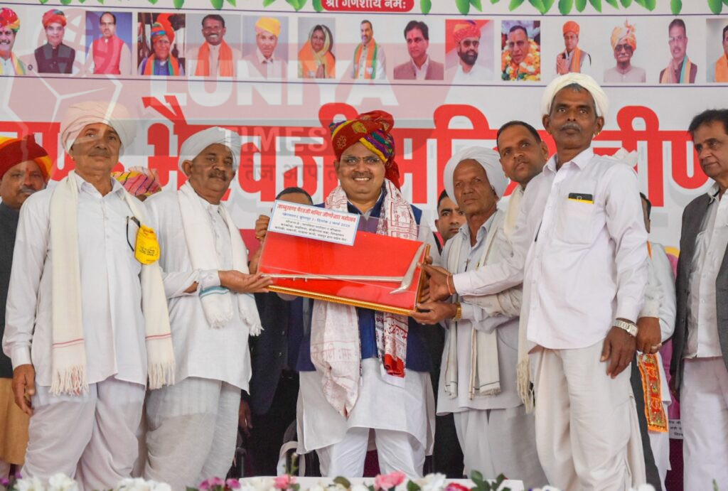 मुख्यमंत्री का डूंगरपुर दौरा: जनजातीय पर्यटन सर्किट के विकास की घोषणा 2 WhatsApp Image 2025 03 03 at 1.53.34 PM