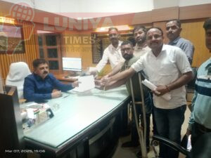शिक्षक विधालय सहायकों ने नियमित करण की मांग को लेकर जिला कलेक्टर को सौंपा ज्ञापन 3 WhatsApp Image 2025 03 07 at 7.20.03 PM