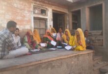 अंतर्राष्ट्रीय महिला दिवस पर उदलियावास में नवभारत साक्षरता कार्यक्रम 'उल्लास' के तहत महिलाओं को दी गई बुनियादी शिक्षा 5 WhatsApp Image 2025 03 08 at 6.01.39 PM