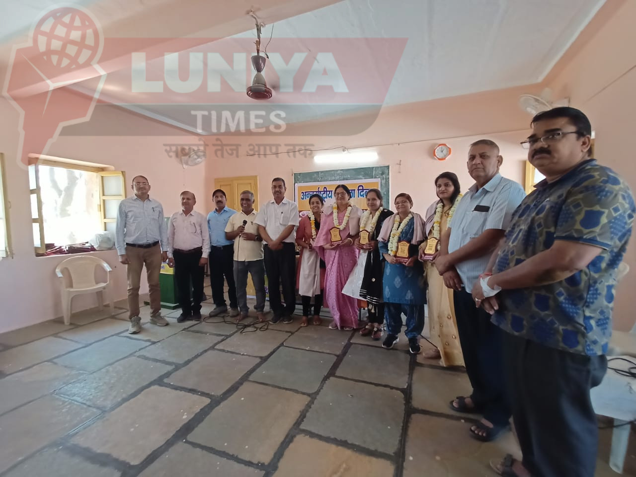 पीएमश्री बालिका विद्यालय में अंतर्राष्ट्रीय महिला दिवस हर्षोल्लास से मनाया गया 1 WhatsApp Image 2025 03 08 at 6.05.38 PM 1