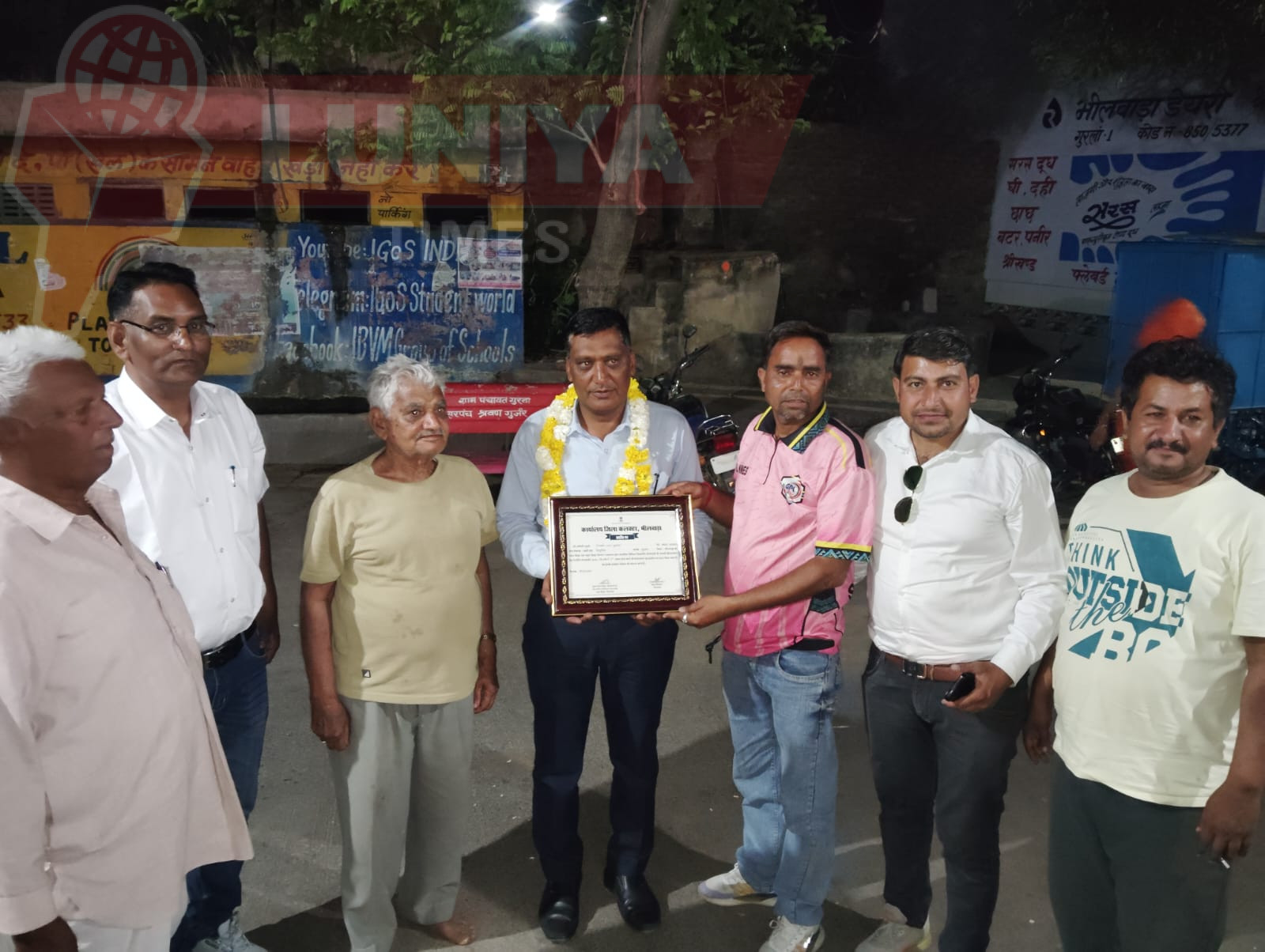 KPI के अंतर्गत सर्वश्रेष्ठ उपलब्धि के लिए सुवाणा ब्लॉक के सेथुरिया प्रधानाचार्य गोवर्धन लाल कुमावत को जिला कलेक्टर ने सम्मानित किया 1 WhatsApp Image 2025 03 19 at 8.40.34 PM