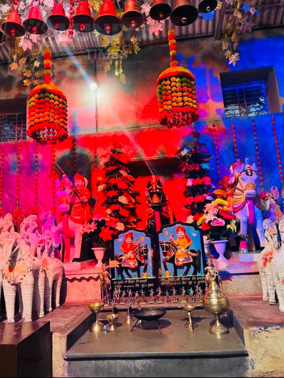 शुरवीर बावसी मंदिर में भव्य भजन संध्या का आयोजन, छगन देवासी ने दी रंगारंग प्रस्तुति 1 WhatsApp Image 2025 03 23 at 5.52.21 PM