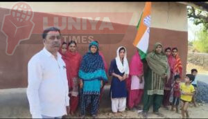 चालधौबा महिलाओं द्वारा मुखिया और पंचायत सेवक की मनमानी के खिलाफ निकाला विरोध मार्च 5 WhatsApp Image 2025 03 28 at 2.47.00 PM