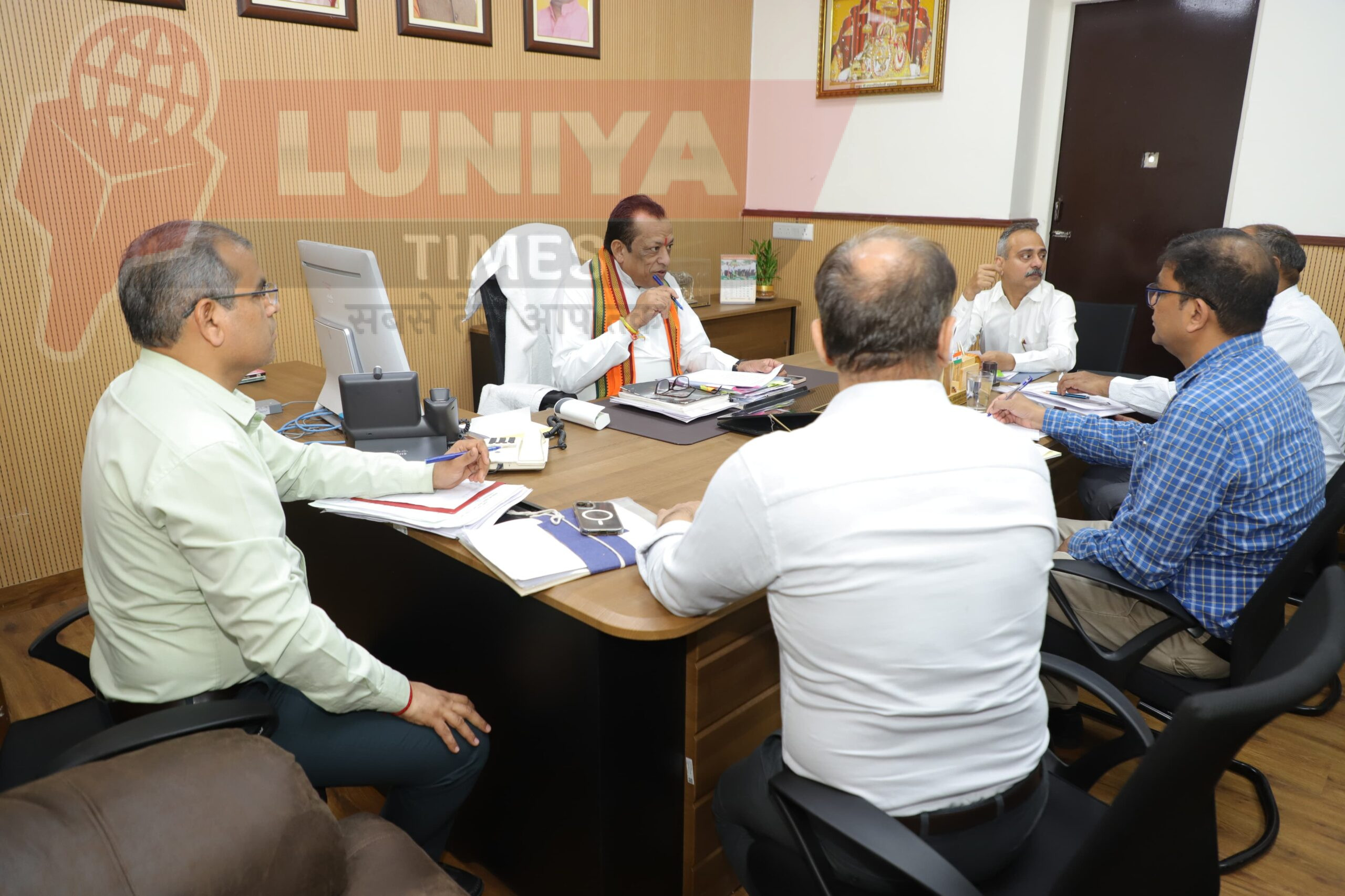 देवस्थान विभाग की योजनाओं की समीक्षा बैठक सम्पन्न, मंदिरों के जीर्णोद्धार कार्यों में आएगी तेजी 1 191047 Image 44ea3f78 7f7d 4231 92c4 1692573860d5 scaled