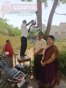 परिंडा अभियान के तहत परिंडा लगाने का कार्य जोरों पर 4 Img 20250408 wa0015