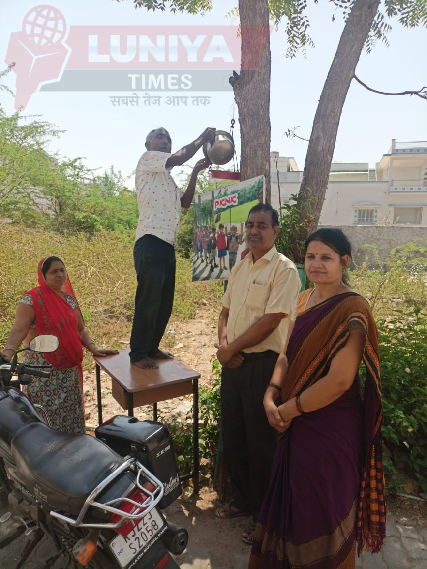 परिंडा अभियान के तहत परिंडा लगाने का कार्य जोरों पर 1 Img 20250408 wa0015
