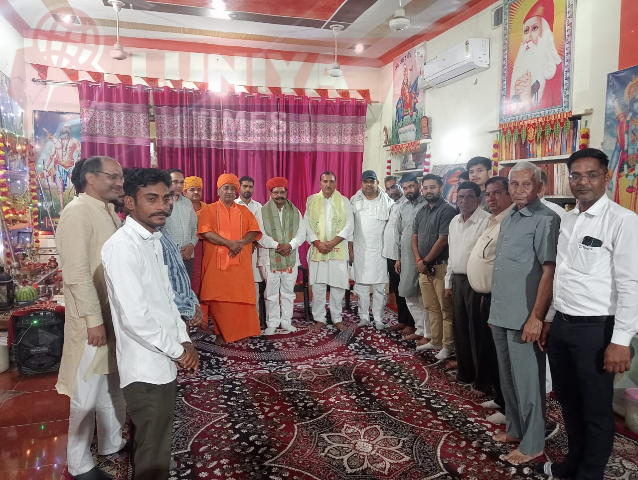 भारतमाता आश्रम पहुंचे राज्यमंत्री प्रहलाद राय टाक अध्यक्ष माटी कला बोर्ड राजस्थान 1 Img 20250408 wa0053
