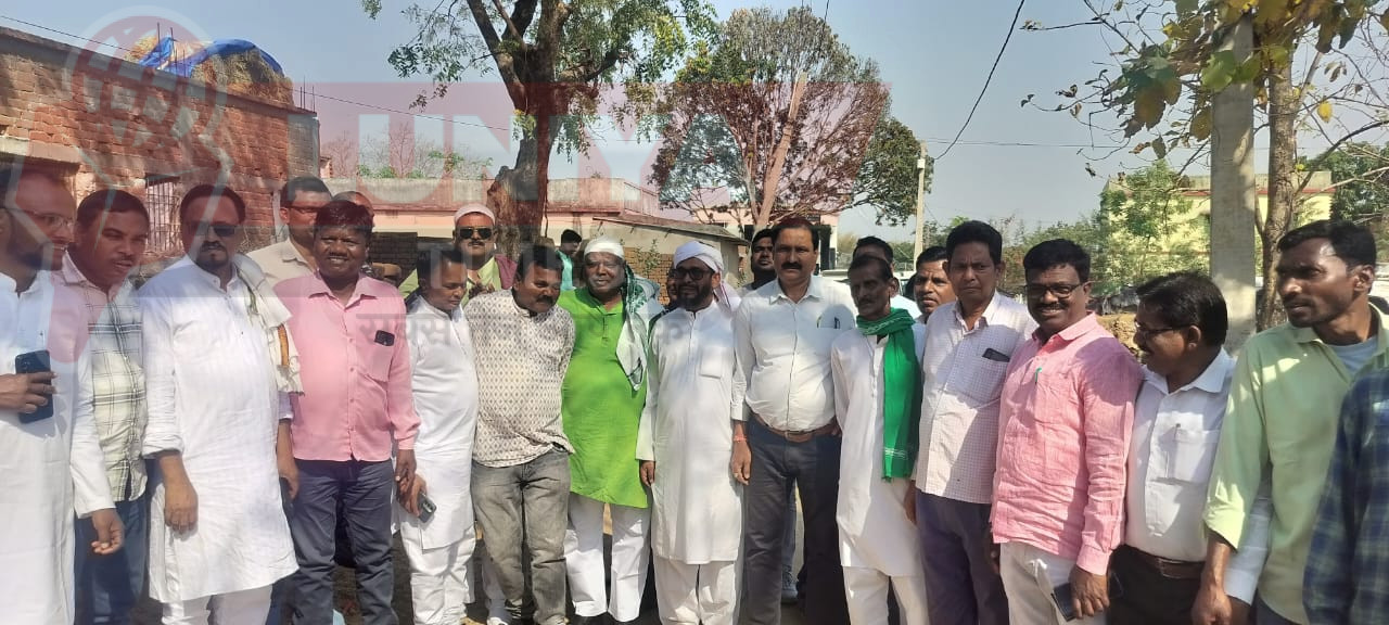टुंडी क्षेत्र में ईद मिलन समारोह का आयोजन जगह-जगह विधायक का किया गया भव्य स्वागत 1 WhatsApp Image 2025 04 02 at 1.49.11 PM